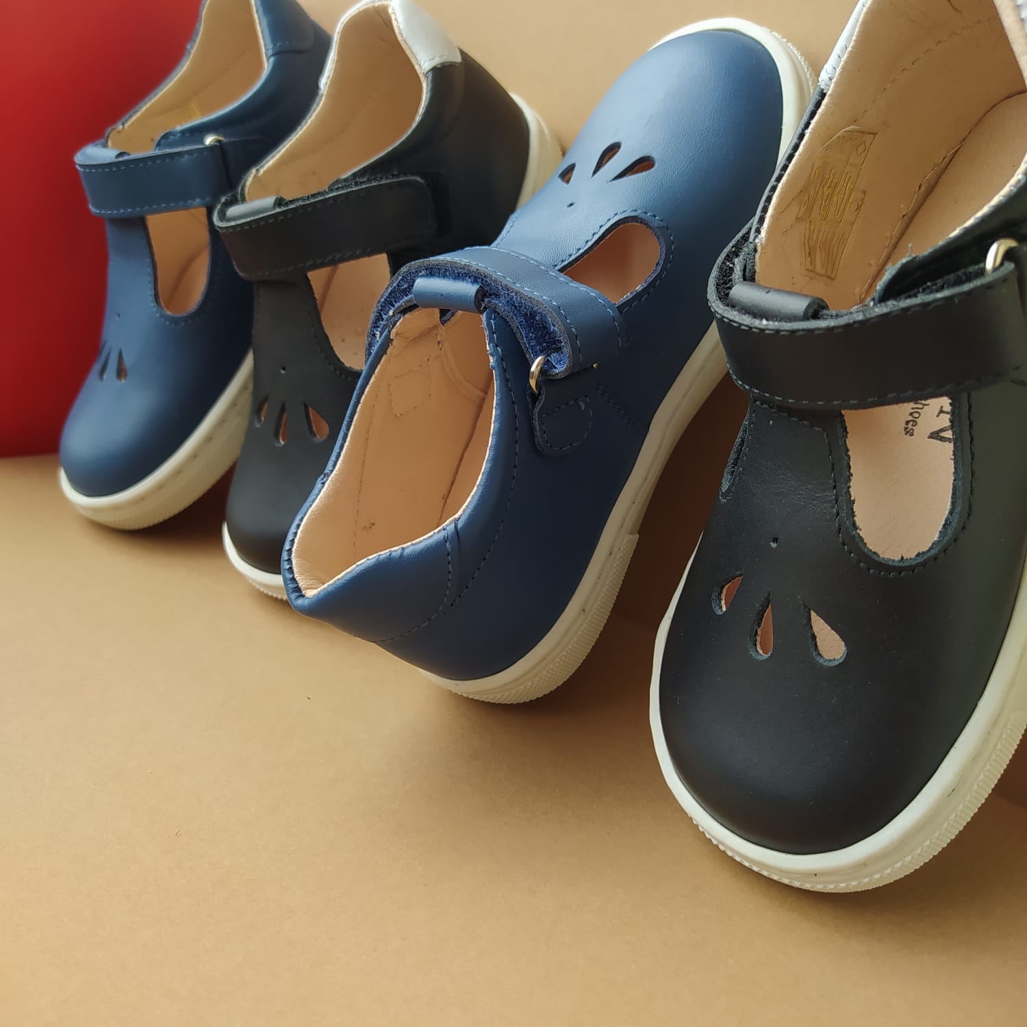 Junior Black - Image 2